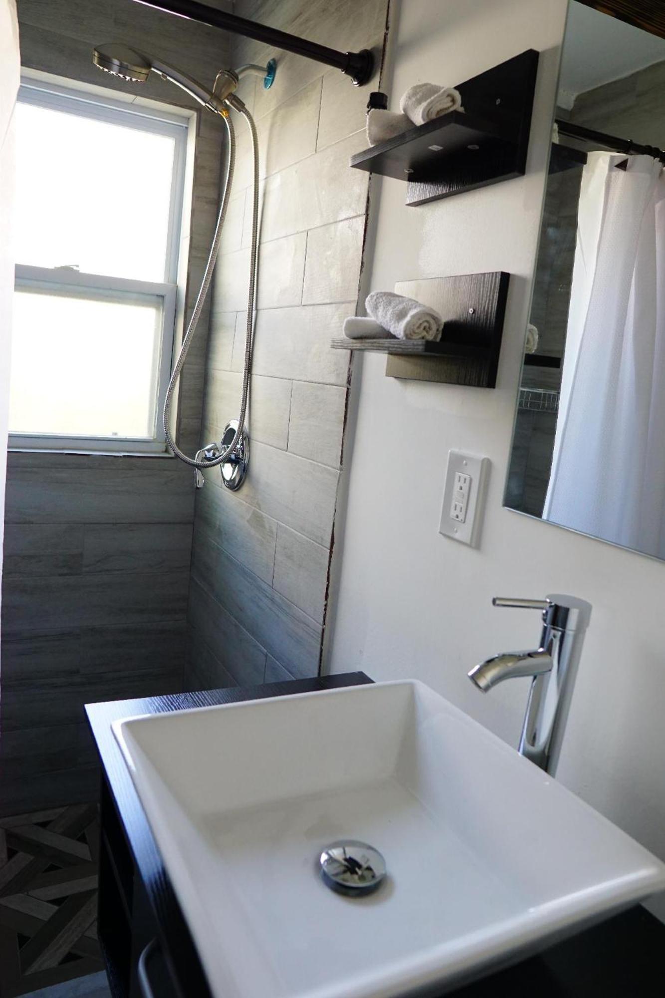 Mi Casa Es Tu Casa, Airport Suites タンパ エクステリア 写真