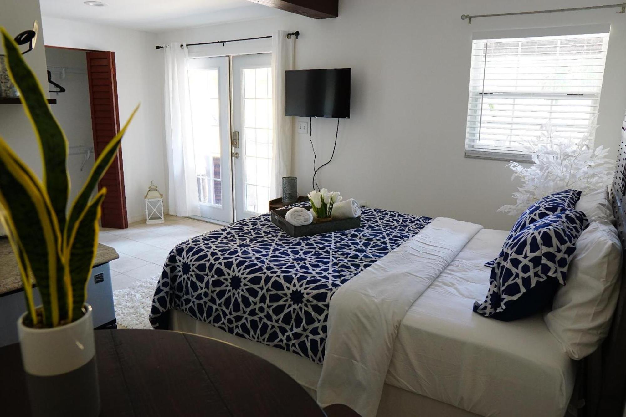 Mi Casa Es Tu Casa, Airport Suites タンパ エクステリア 写真