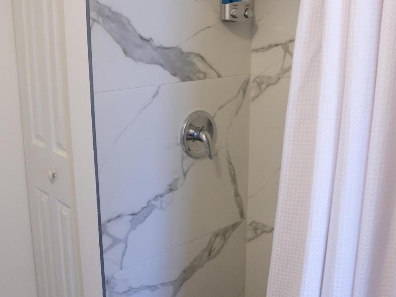Mi Casa Es Tu Casa, Airport Suites タンパ エクステリア 写真