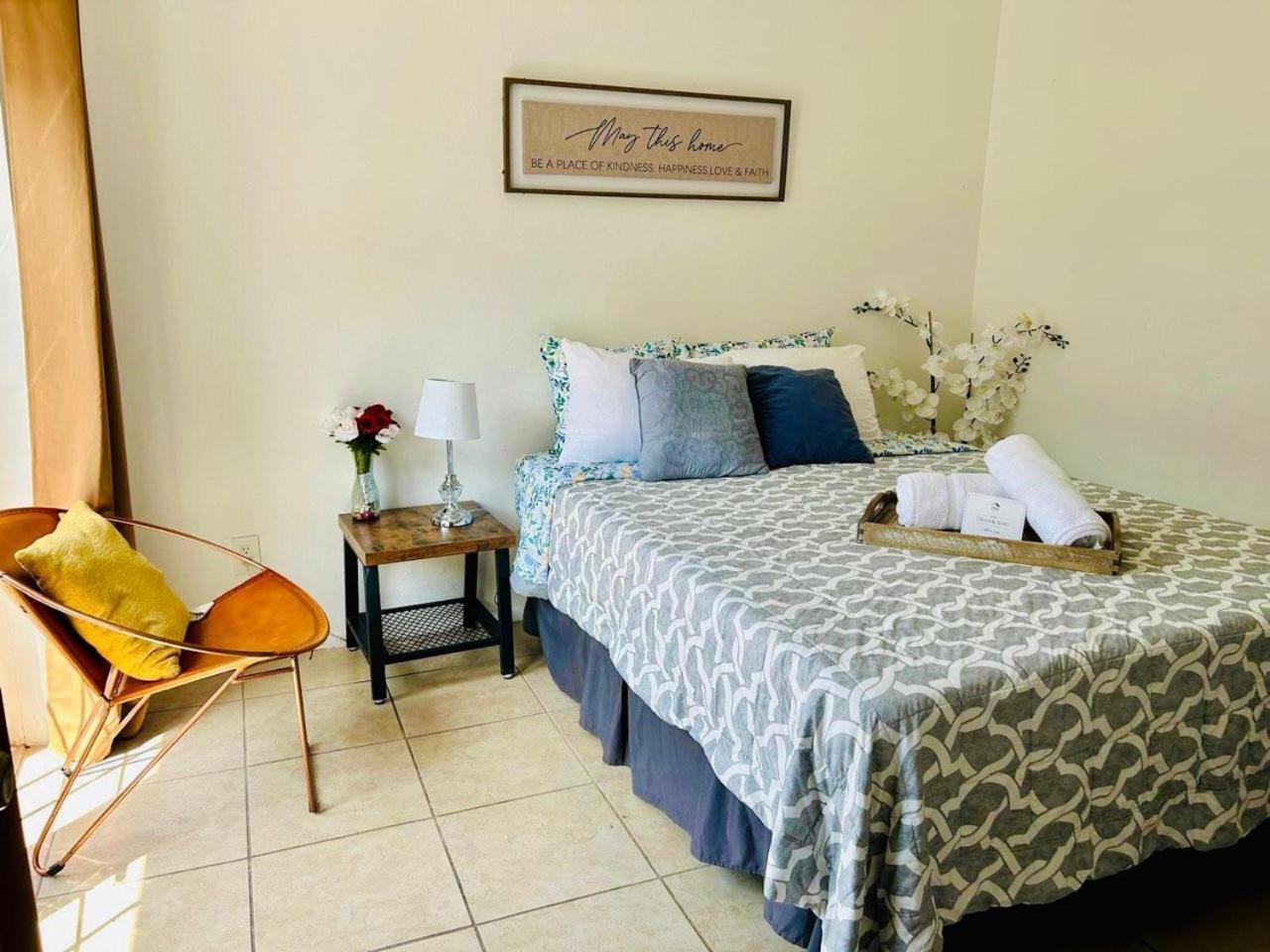 Mi Casa Es Tu Casa, Airport Suites タンパ エクステリア 写真
